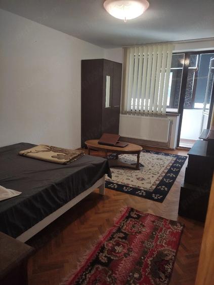 Apartament cu 2 camere decomandat în Rovine