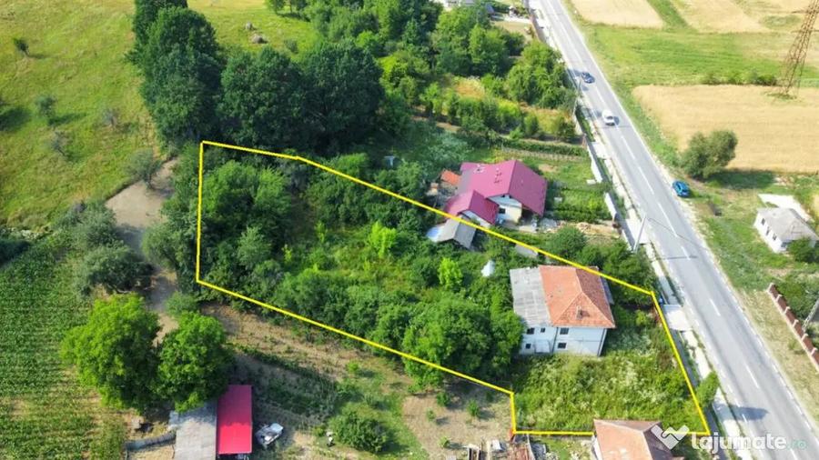 Casă cu 4 camere cu Teren 1730 Mp în Mihăești