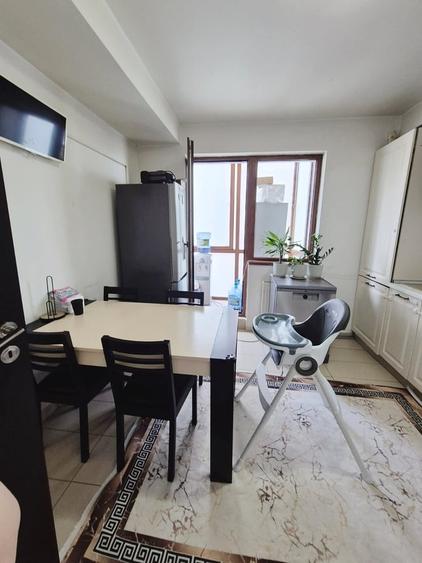 Apartament cu 2 camere decomandat în Dobroești