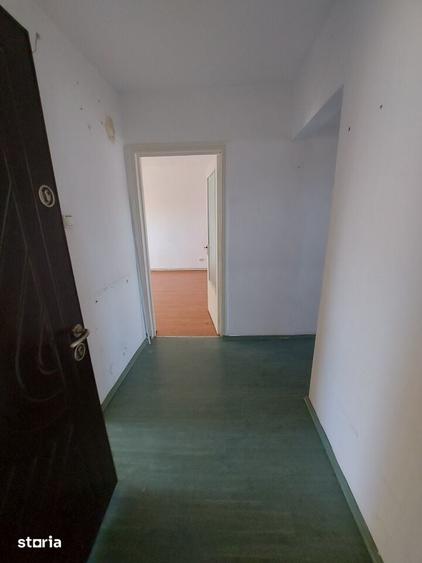 Apartament cu 3 camere în Calea București