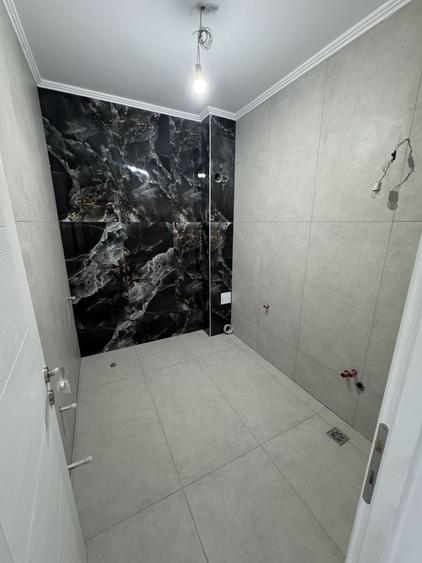 Apartament cu 3 camere decomandat în Kamsas
