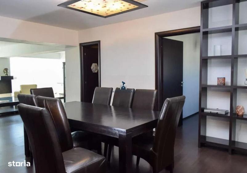 Apartament cu 4 camere semidecomandat în Berceni