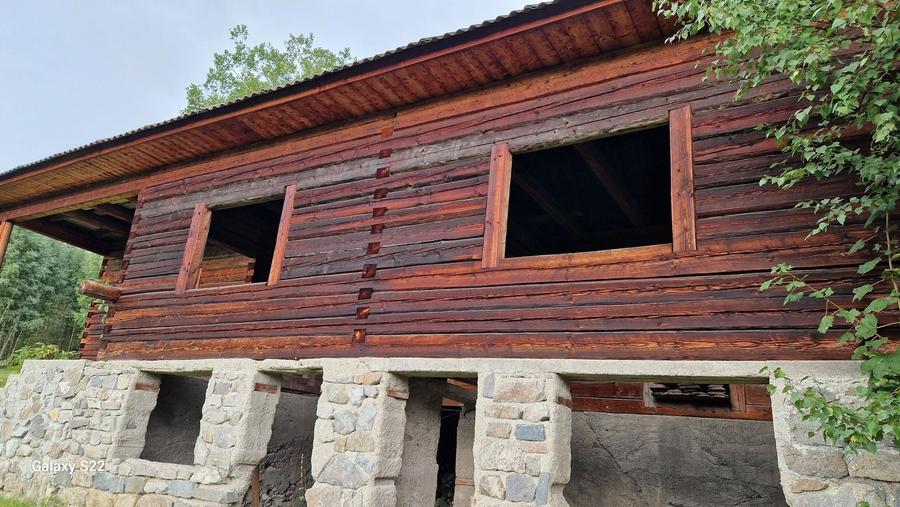 Casă cu 4 camere în Central