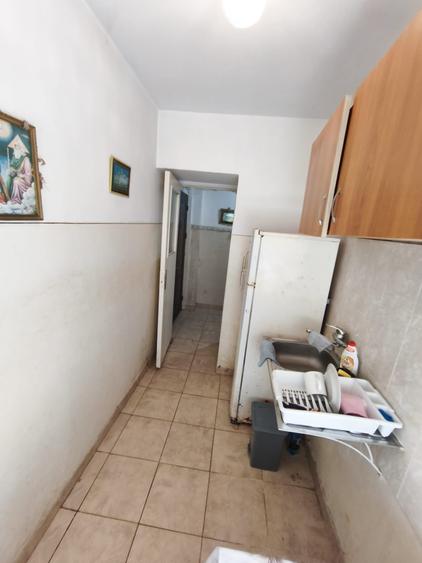 Apartament cu 2 camere semidecomandat în Km 4-5