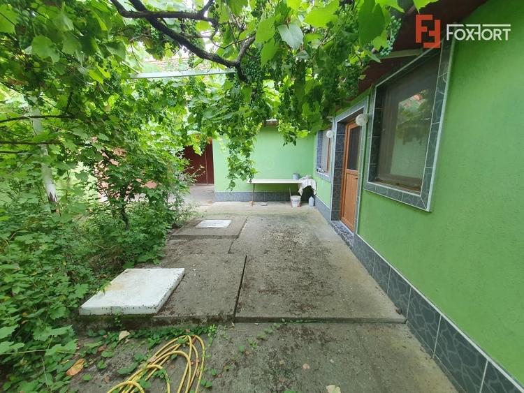 Casă cu 3 camere cu Teren 1238 Mp în Livezile