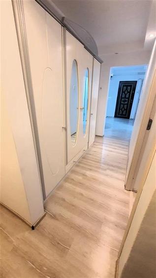 Apartament cu 3 camere decomandat, mobilat în 1 Decembrie