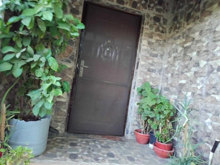 Casă cu 4 camere în Bordei