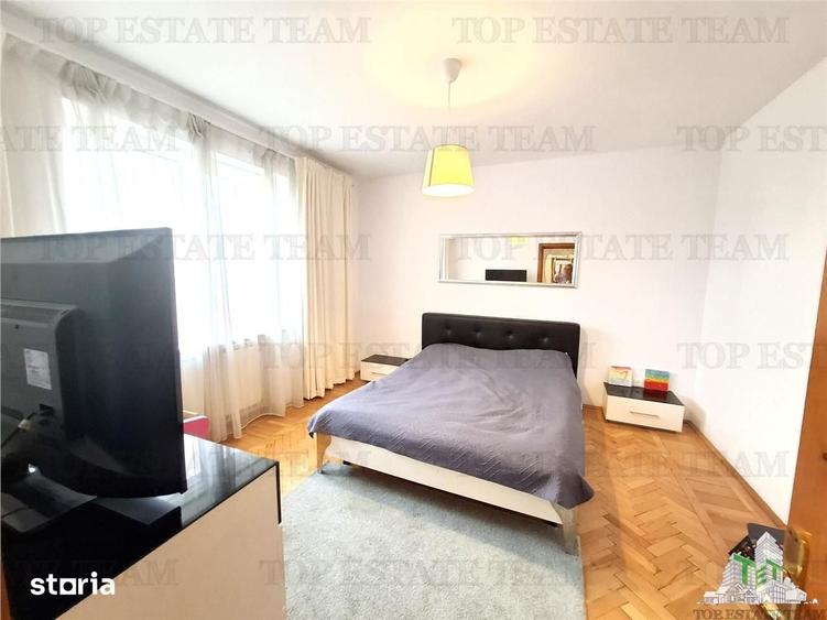 Casă cu 7 camere cu Teren 1000 Mp în Balotești