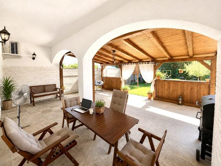 Duplex cu 3 camere cu Canalizare în Sânandrei