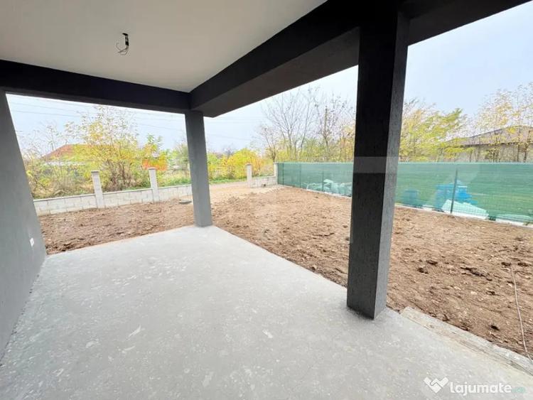 Casă cu 3 camere cu Teren 450 Mp în Lazuri