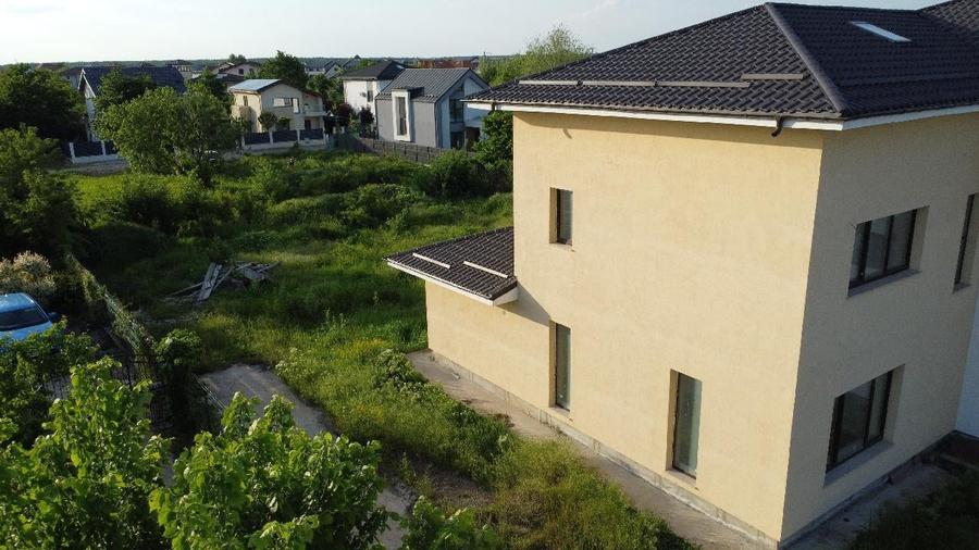 Casă individuală cu 5 camere cu Teren 1600 Mp în Mogoșoaia