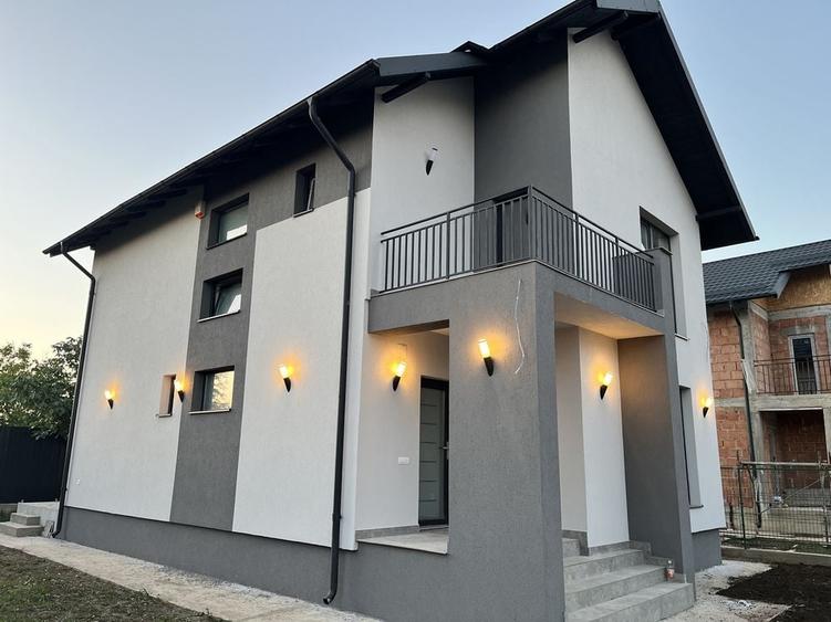 Casă cu 4 camere în Central