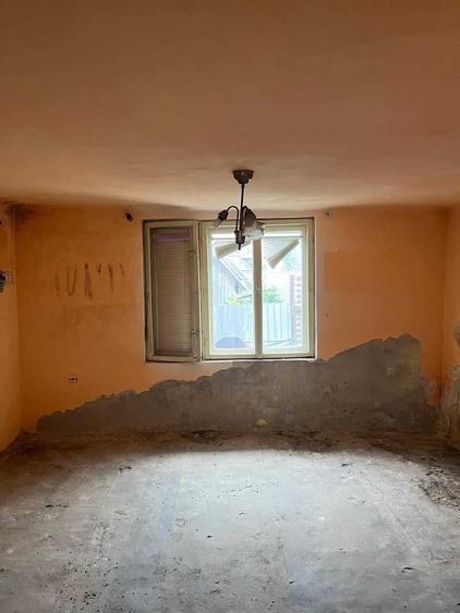 Casă cu 2 camere în Central