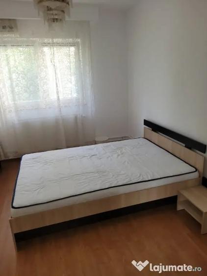 Apartament cu 3 camere decomandat în Aviației