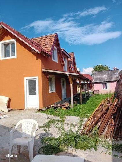 Casă cu 4 camere cu Teren 650 Mp în Porumbacu de Jos