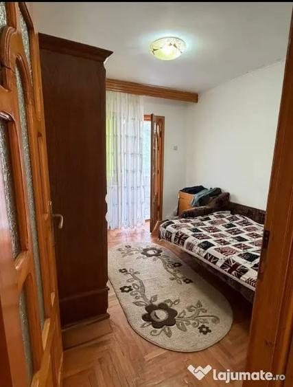 Apartament cu 4 camere decomandat în Burdujeni