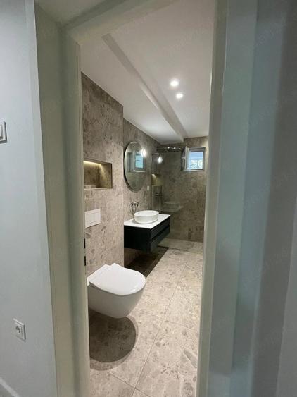 Apartament cu 4 camere decomandat în Republicii