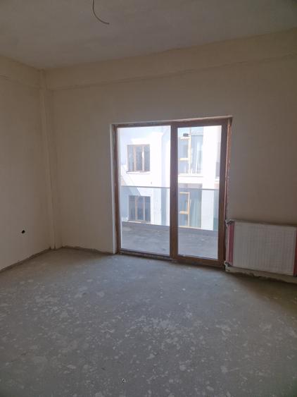 Apartament cu 2 camere decomandat în Est