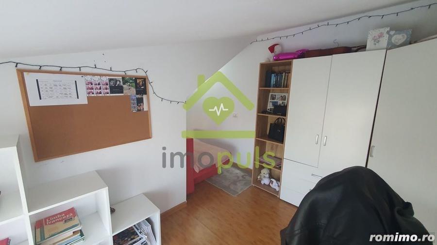 Apartament cu 4 camere semidecomandat, mobilat în Girocului
