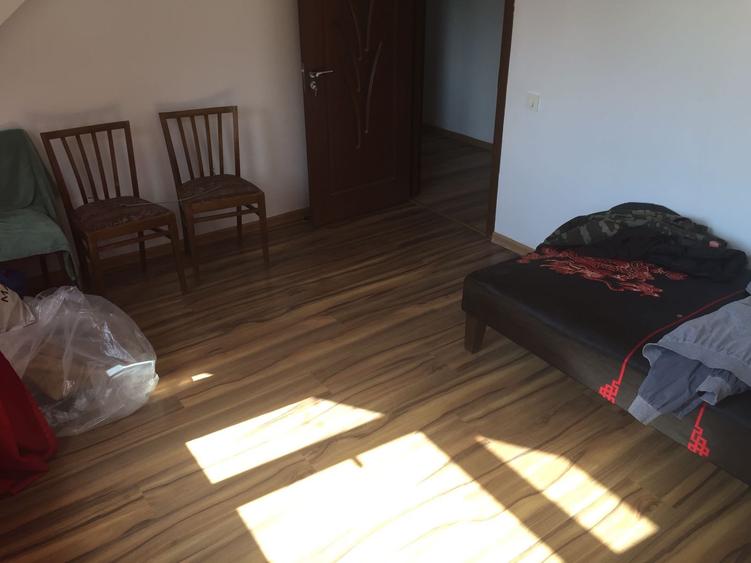 Apartament cu 4 camere semidecomandat în Scriitorilor