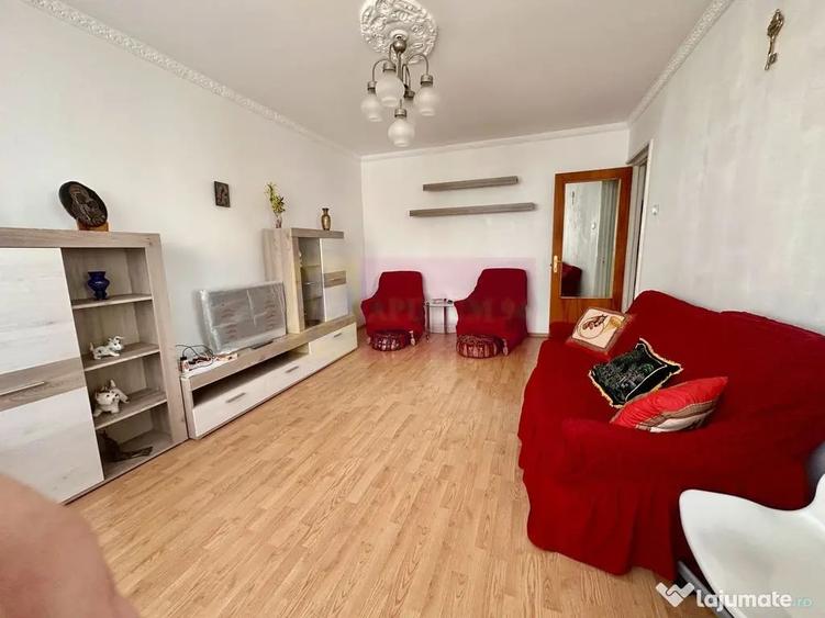 Apartament cu 3 camere decomandat în Rahova