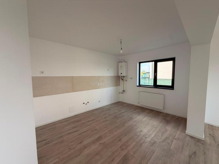 Casă cu 4 camere cu Teren 350 Mp în Balotești