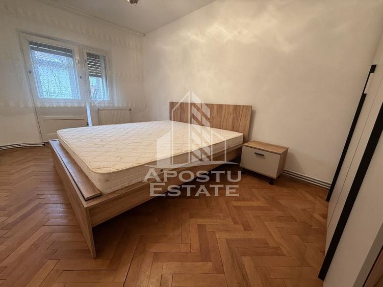 Apartament cu 3 camere decomandat, mobilat în Central