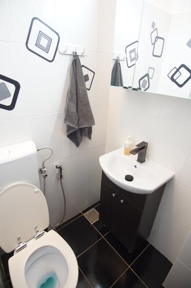 Apartament cu 3 camere decomandat în Fundeni