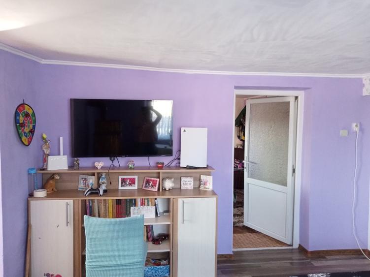 Casă individuală cu 5 camere cu Teren 2400 Mp în Războieni