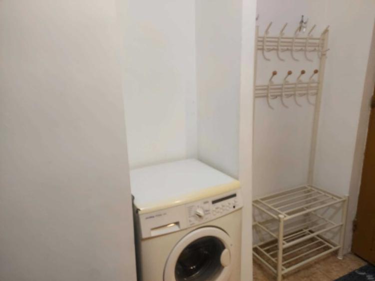 Garsonieră decomandată în Broșteni