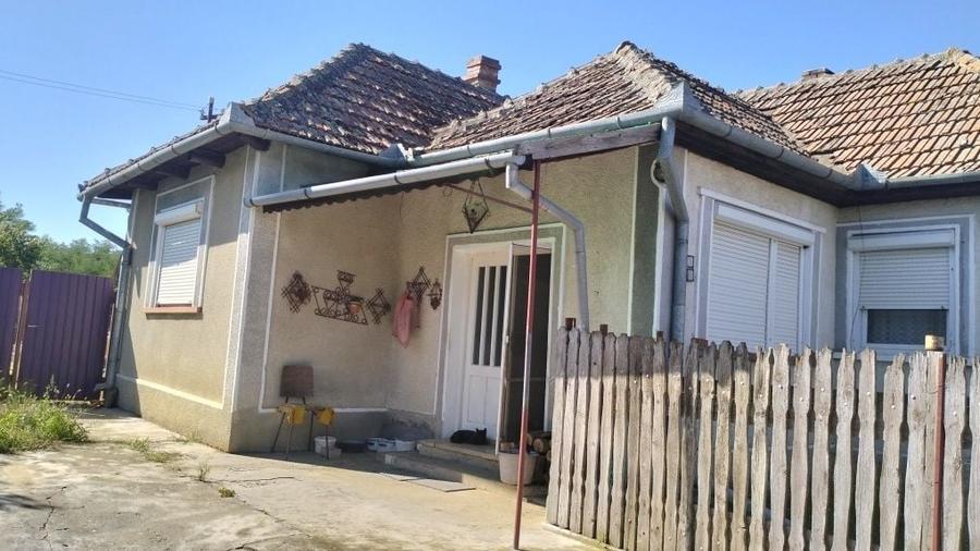 Casă cu 3 camere în Poduri