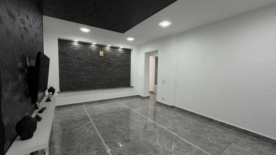 Apartament cu 3 camere decomandat în Giurgiului