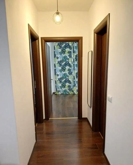 Apartament cu 3 camere semidecomandat în Metalurgiei