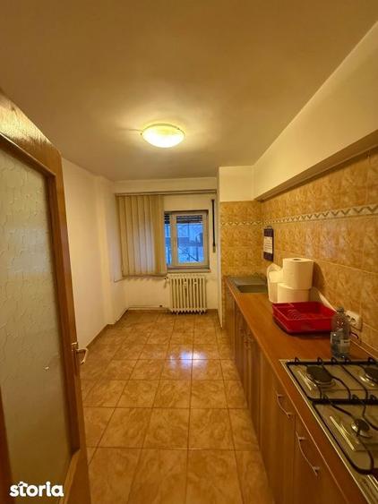 Apartament cu 3 camere în Decebal