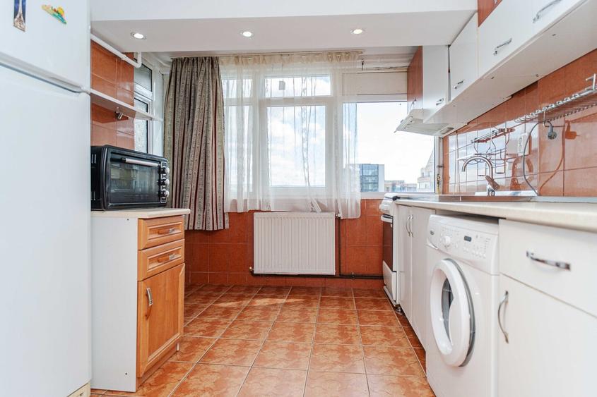 Apartament cu 3 camere decomandat, mobilat în Centru Civic