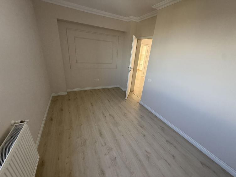 Apartament cu 3 camere decomandat în Colentina