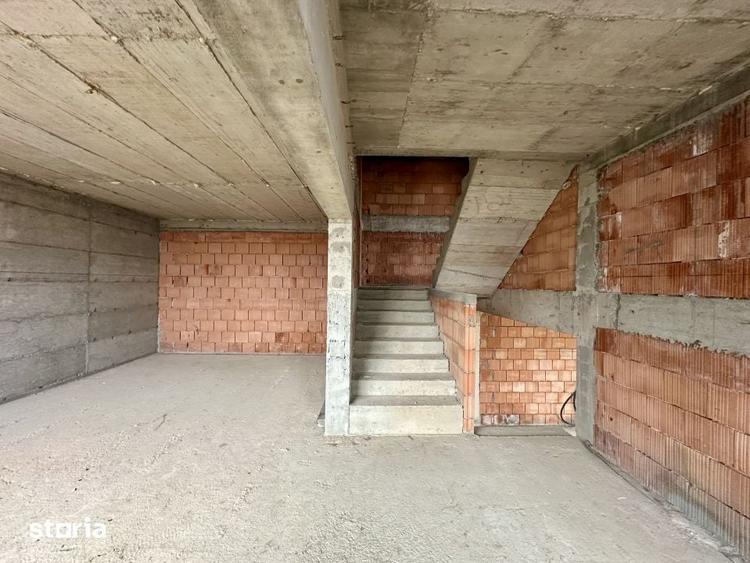 Casă cu 6 camere cu Teren 523 Mp în Ciurila