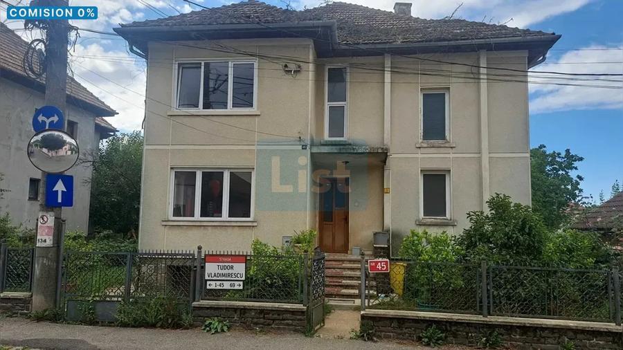 Casă individuală cu 5 camere cu Canalizare în Valea Roșie