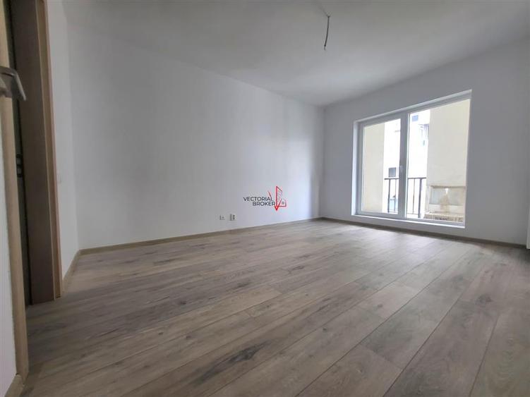 Apartament cu 3 camere decomandat în Theodor Pallady