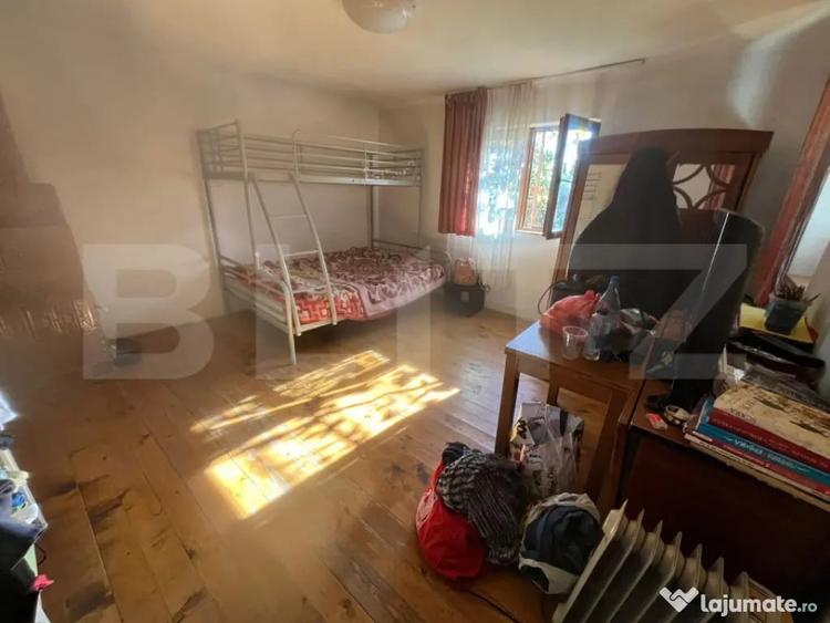 Casă cu 3 camere cu Teren 4500 Mp în Răcari