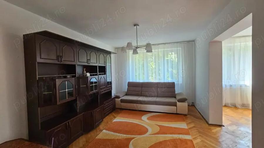 Apartament cu 4 camere decomandat în Tipografilor