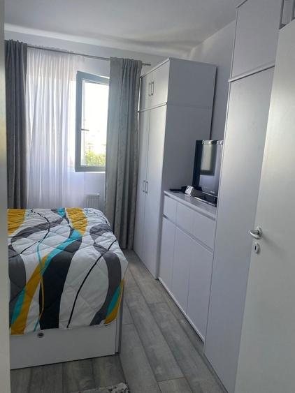 Apartament cu 2 camere decomandat în Roșu