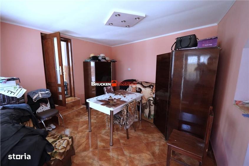 Casă cu 4 camere în Călugări