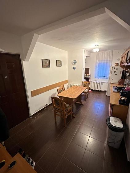 Apartament cu 4 camere decomandat în Bucovina
