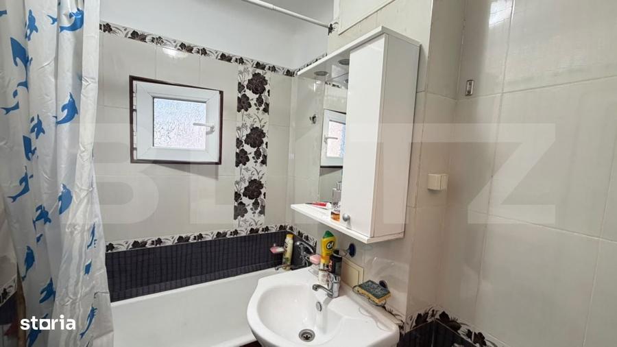 Apartament cu 3 camere semidecomandat în Central