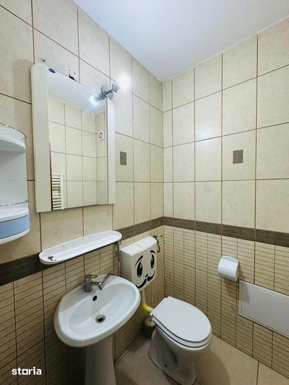 Apartament cu 3 camere decomandat în Obor