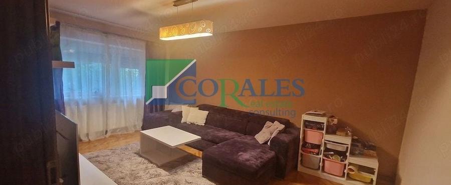 Apartament cu 4 camere decomandat, mobilat în Aradului
