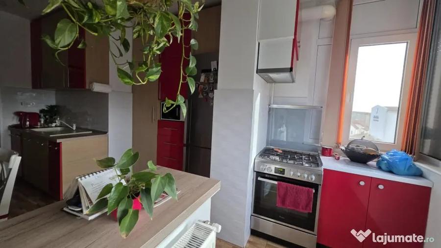 Apartament cu 3 camere decomandat în Ultracentral