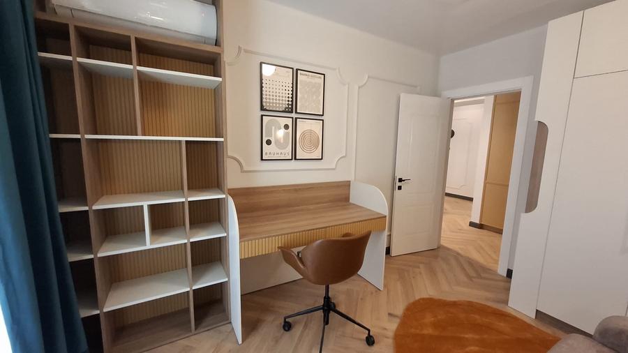 Apartament cu 3 camere decomandat în Pipera