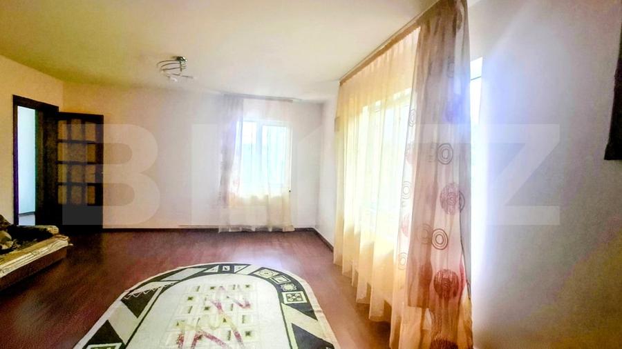 Casă individuală cu 4 camere cu Canalizare în Dâmbul Rotund